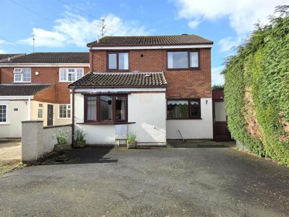 4 bed property, in Redstone Lane, £290,000