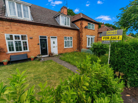2 bed property, in Bessemer Grove, £160,000