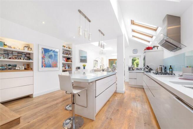 5 bed property, in Forest Hill Road, £1,400,000