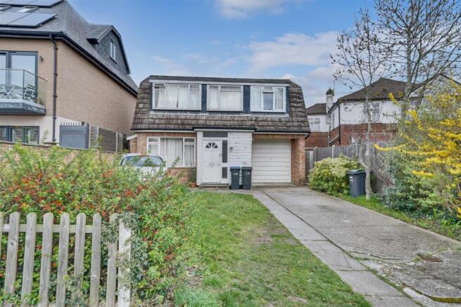 3 bed property, in Lincoln Road, £550,000