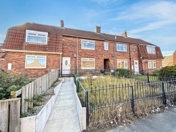 3 bed property, in North Crescent, £60,000
