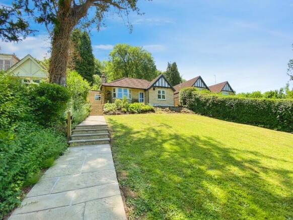 2 bed property, in BATHAMPTON - Warminster Road, £595,000