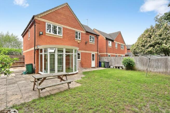 4 bed property, in Sycamore Close, £700,000