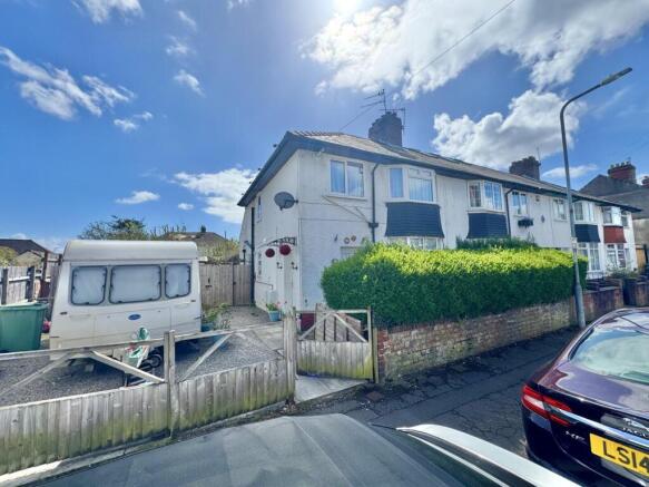 1 bed property, in Hawthorn Road East, £135,000