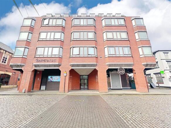 1 bed property, in Provincial House, £17,500