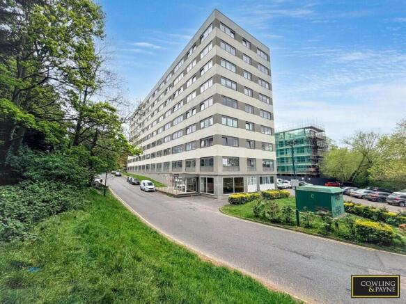 1 bed property, in Hubert Road, £155,000