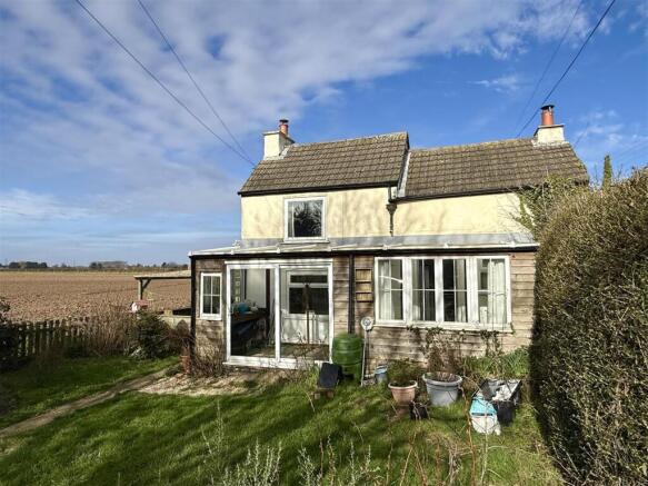 1 bed property, in Roman Bank, £150,000