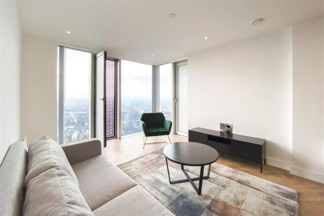 1 bed property, in Elizabeth Tower, £270,000