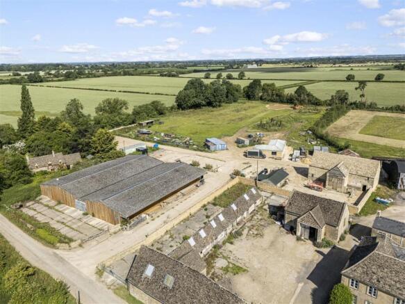 3 bed property, in Kelmscott, £850,000