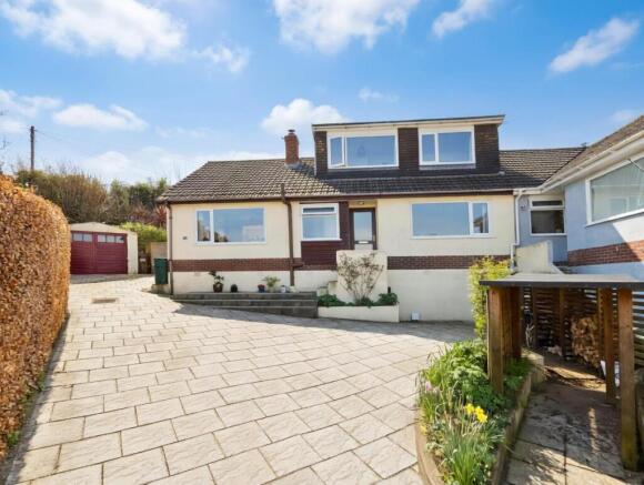 3 bed property, in Southdown Avenue, £355,000