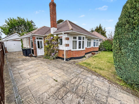 3 bed property, in West Christchurch, £445,000