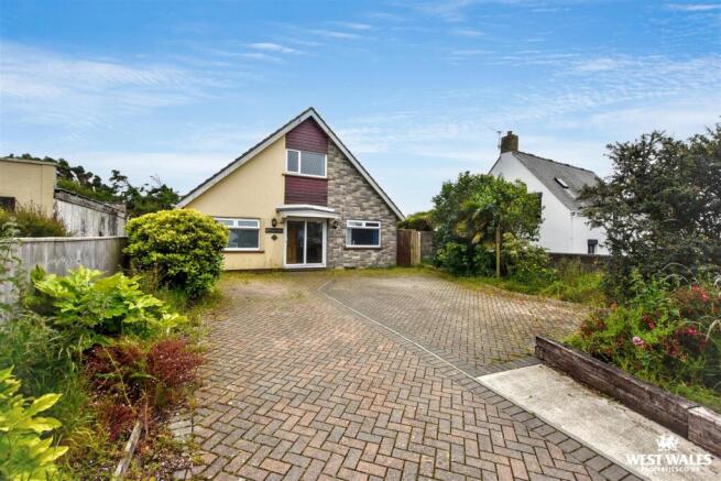 5 bed property, in Bryn Road, £400,000