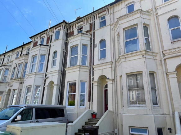 1 bed property, in Nelson Road, £80,000