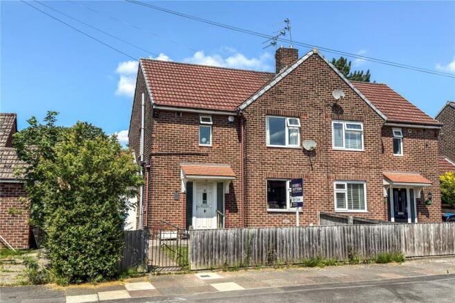 3 bed property, in Propps Hall Drive, £250,000