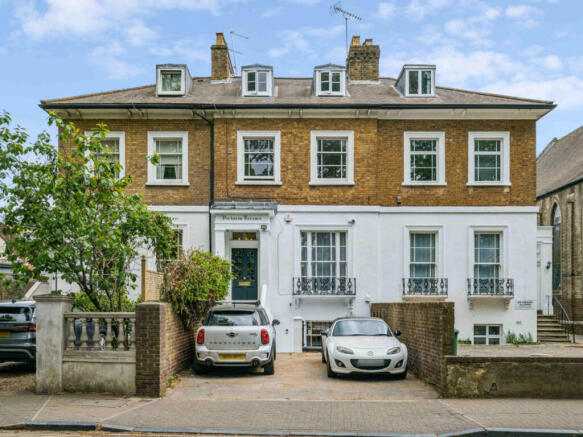 4 bed property, in Ealing Green, £1,500,000