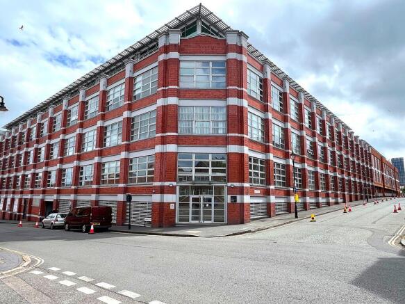 1 bed property, in New Hampton Lofts, £80,000