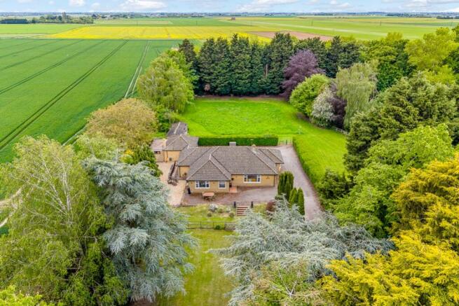4 bed property, in Rectory Lane, £525,000