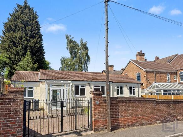 2 bed property, in 69A Wood End Lane, £69,000