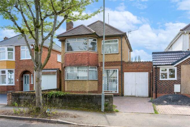 3 bed property, in Capstone Avenue, £270,000