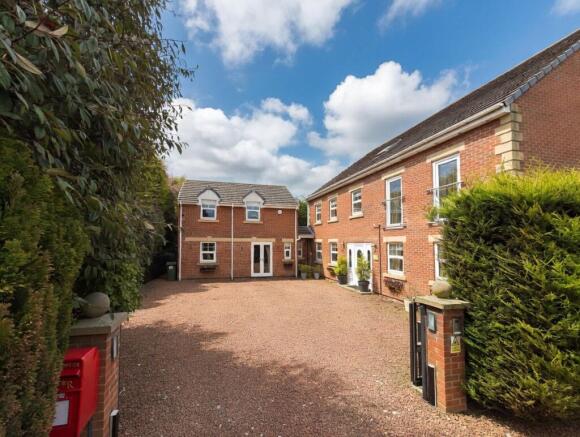 7 bed property, in The Nook, £700,000