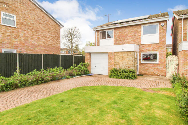 4 bed property, in Whitworth Way, £425,000