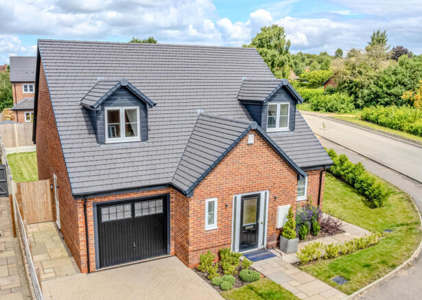 3 bed property, in Hope Meadow Drive, £500,000