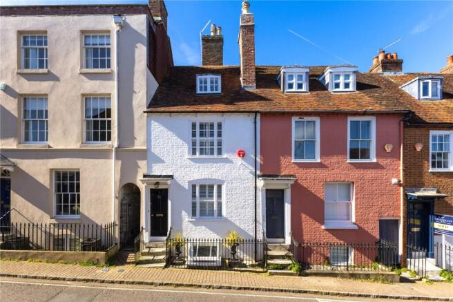 3 bed property, in Nelson Place, £750,000