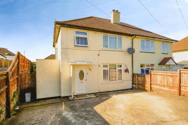3 bed property, in Claymond Road, £395,000