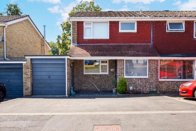 3 bed property, in Richmond Close, £475,000