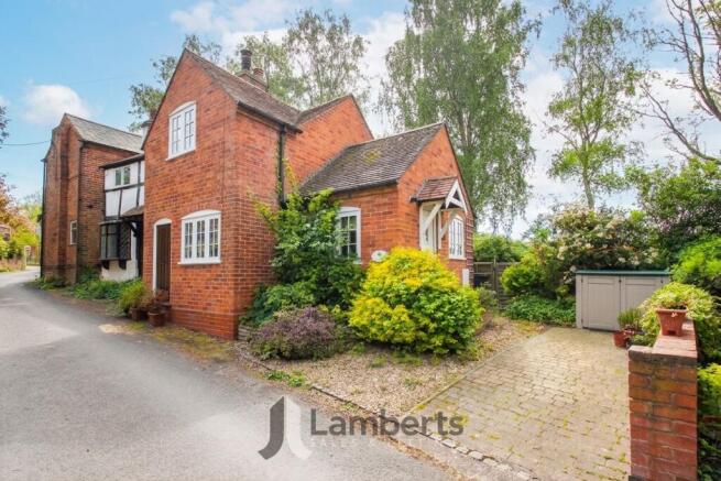 1 bed property, in Mill Lane, £245,000