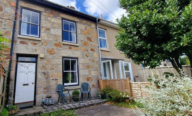 2 bed property, in Clifton Terrace, £270,000