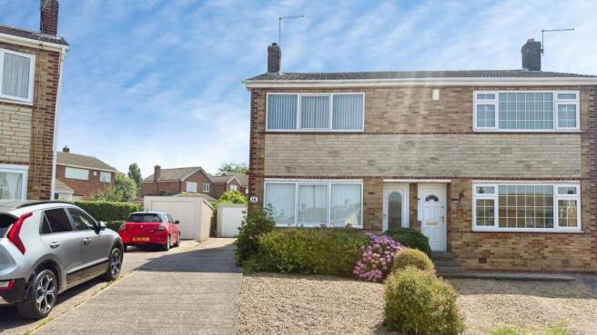 3 bed property, in Scawthorpe Close, £220,000