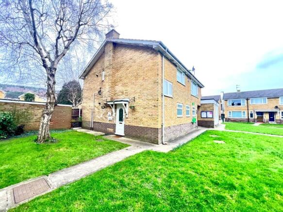 3 bed property, in Gleneagles Road, £70,000
