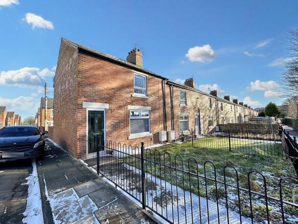 3 bed property, in James Street, £52,000