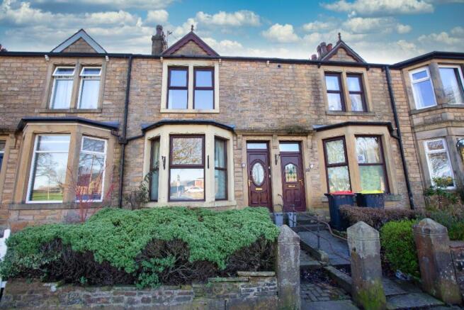 4 bed property, in Coulston Road, £295,000