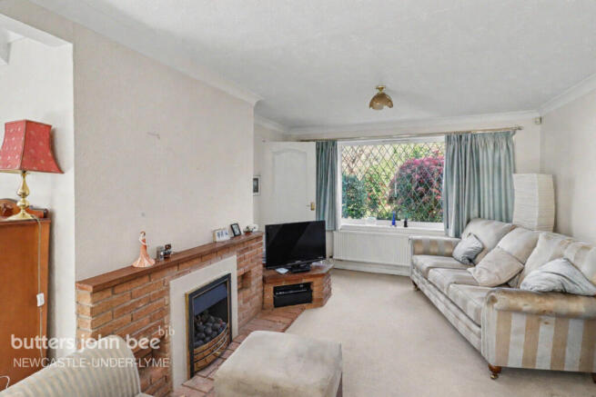 4 bed property, in Abingdon Way, £300,000
