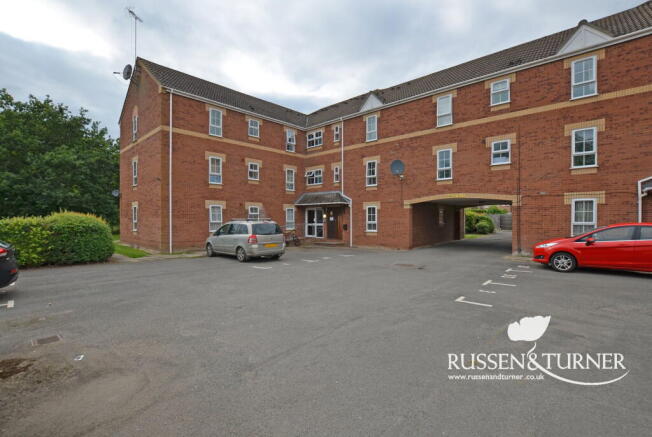 1 bed property, in Churchill Court, £90,000