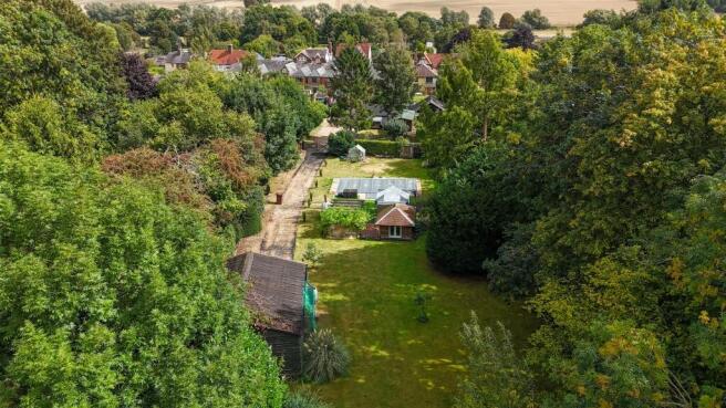 4 bed property, in Buntingford SG9, £800,000