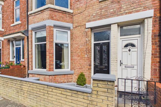 2 bed property, in St. Vincent Street, £118,000