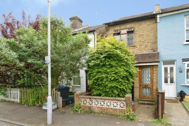 2 bed property, in Vincent Road, £475,000
