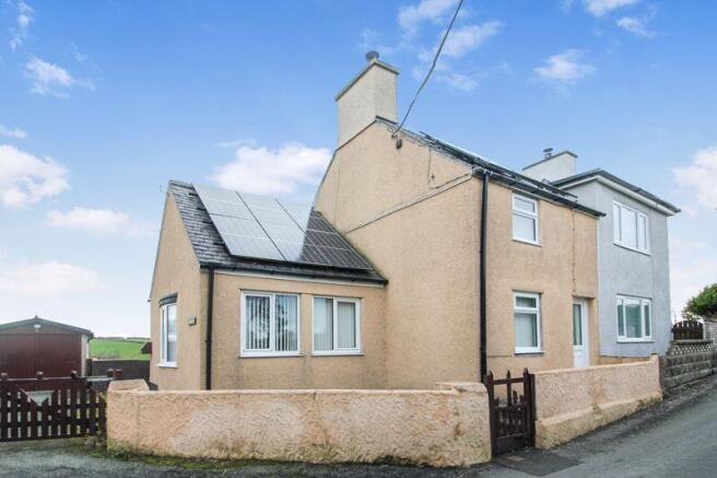 3 bed property, in Llanfechell, £189,950