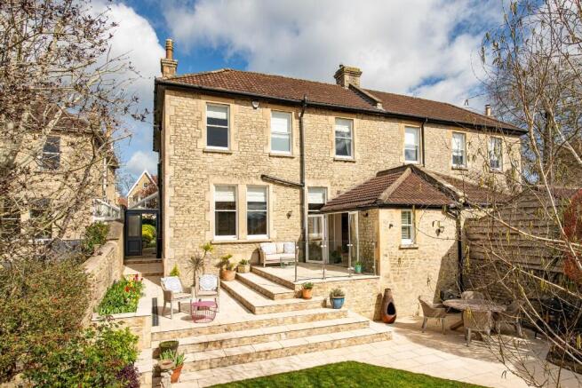4 bed property, in Newbridge Hill, £1,400,000