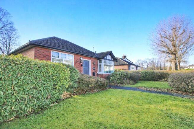 3 bed property, in Wood Lane, £300,000