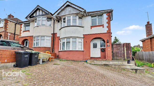 3 bed property, in Somerset Avenue, £300,000
