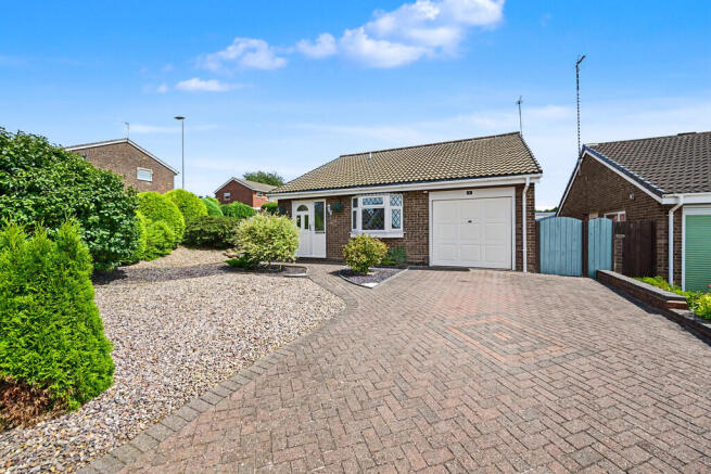 3 bed property, in Hawlands, £340,000