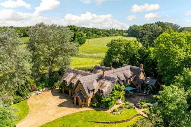 7 bed property, in Upper Harlestone, £1,150,000
