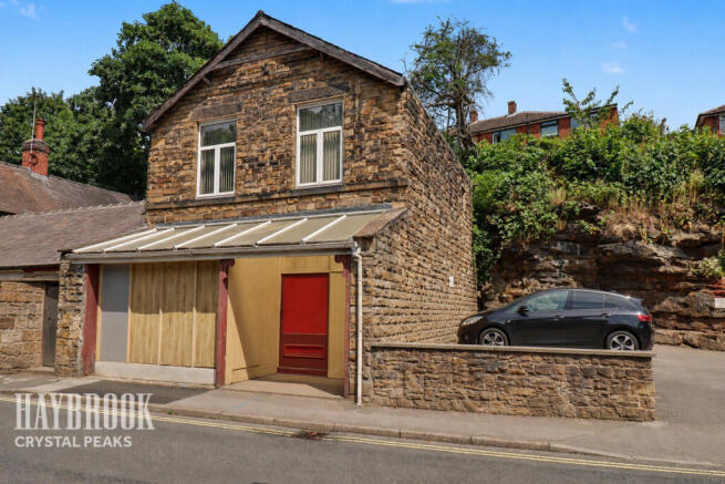 1 bed property, in Chesterfield Road, £190,000