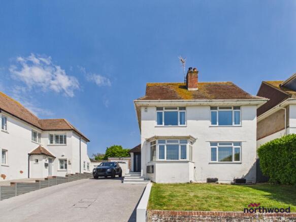 4 bed property, in Newlands Road, £995,000