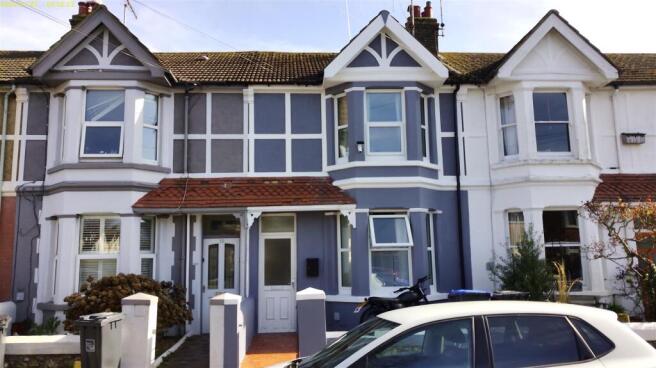 5 bed property, in Wigmore Road, £429,950