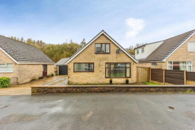 3 bed property, in Garth Edge, £220,000
